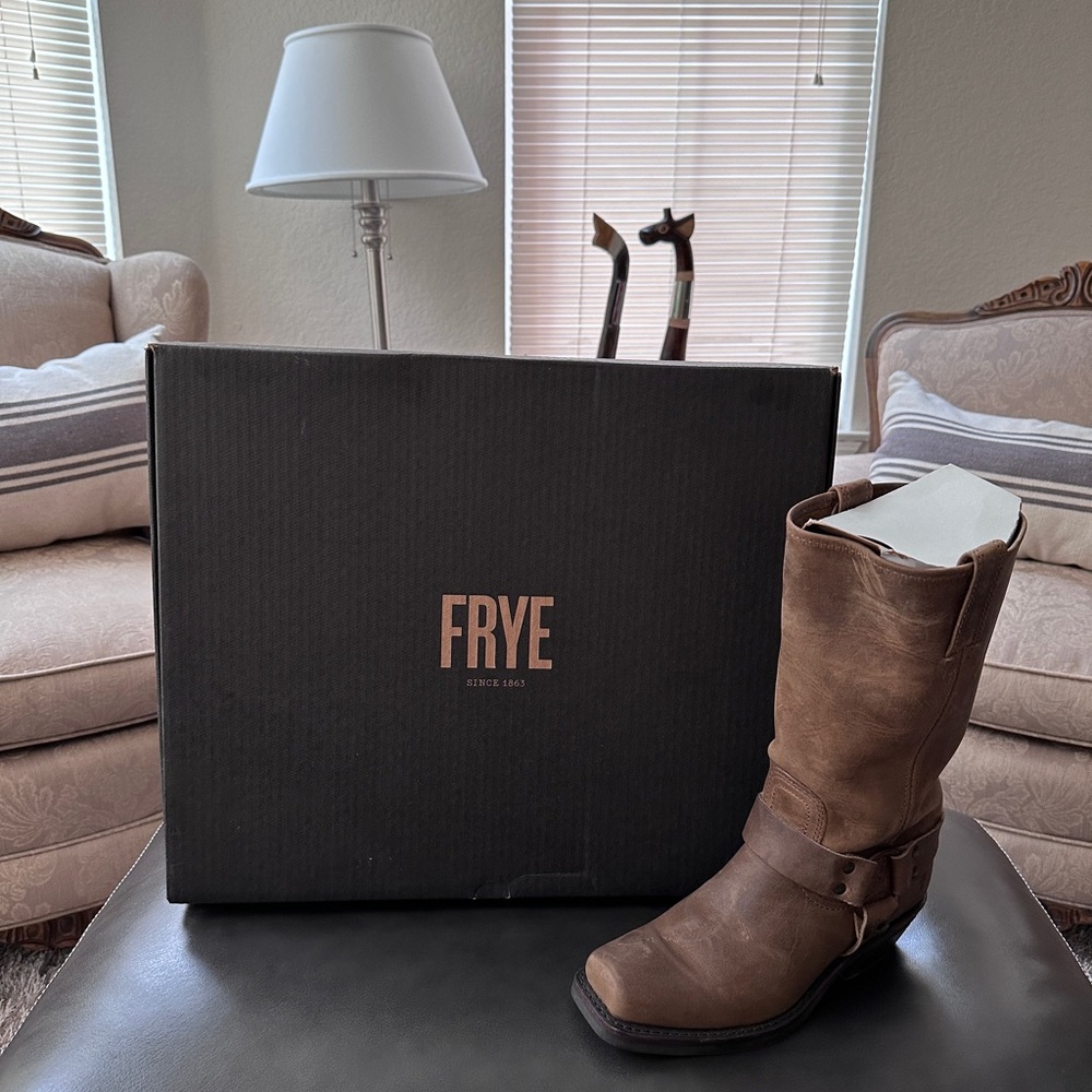 Women’s Boots. Sizes are shown
